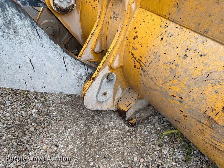 image for item DN6694 2007 John Deere 744J wheel loader