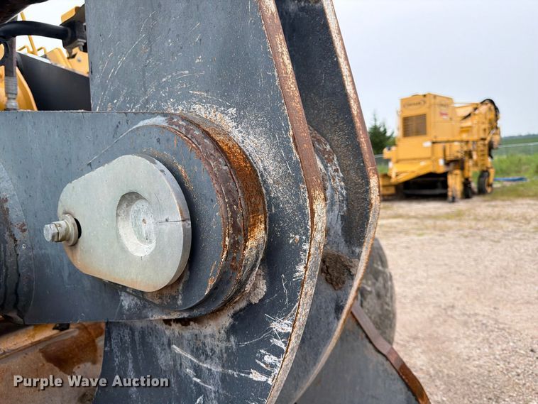 image for item DN6694 2007 John Deere 744J wheel loader