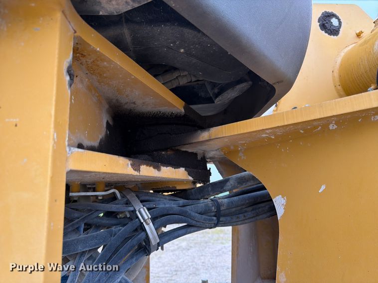 image for item DN6694 2007 John Deere 744J wheel loader