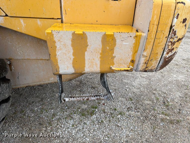image for item DN6694 2007 John Deere 744J wheel loader