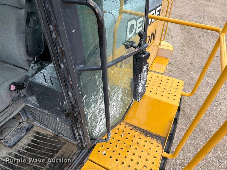 image for item DN6694 2007 John Deere 744J wheel loader