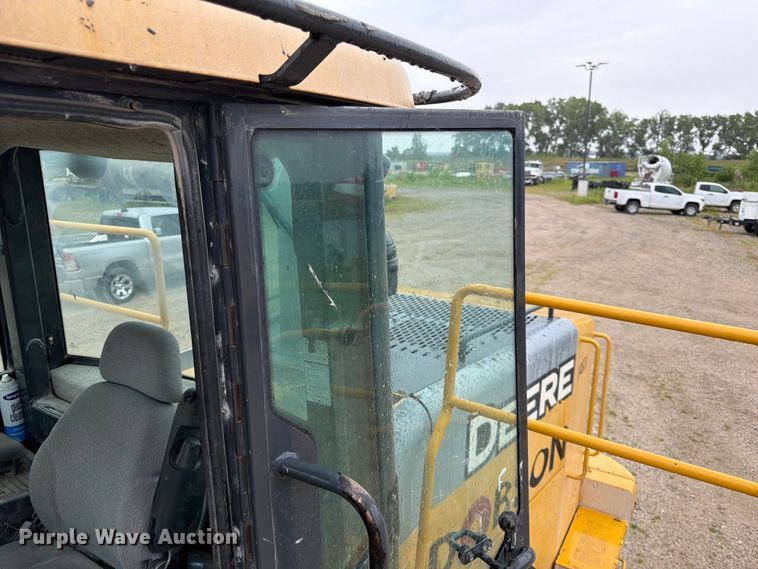 image for item DN6694 2007 John Deere 744J wheel loader