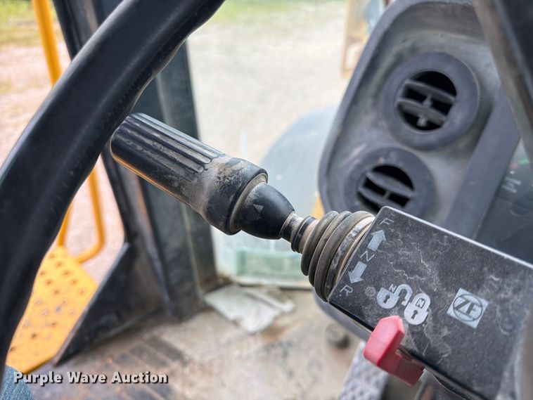 image for item DN6694 2007 John Deere 744J wheel loader