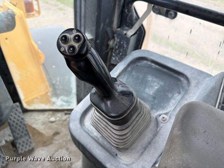 image for item DN6694 2007 John Deere 744J wheel loader