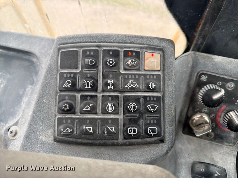 image for item DN6694 2007 John Deere 744J wheel loader