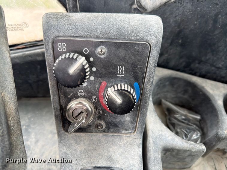 image for item DN6694 2007 John Deere 744J wheel loader