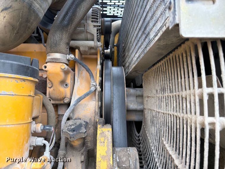 image for item DN6694 2007 John Deere 744J wheel loader