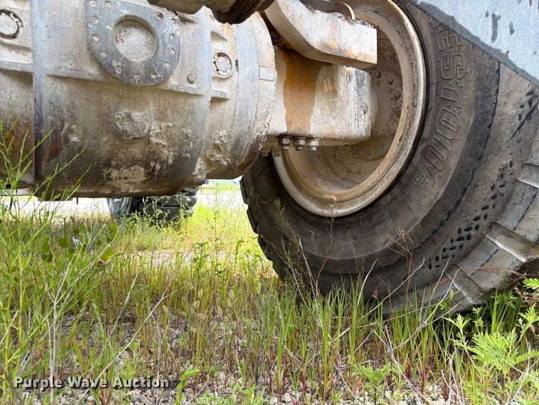image for item DN6694 2007 John Deere 744J wheel loader