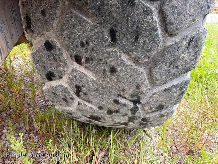 image for item DN6694 2007 John Deere 744J wheel loader