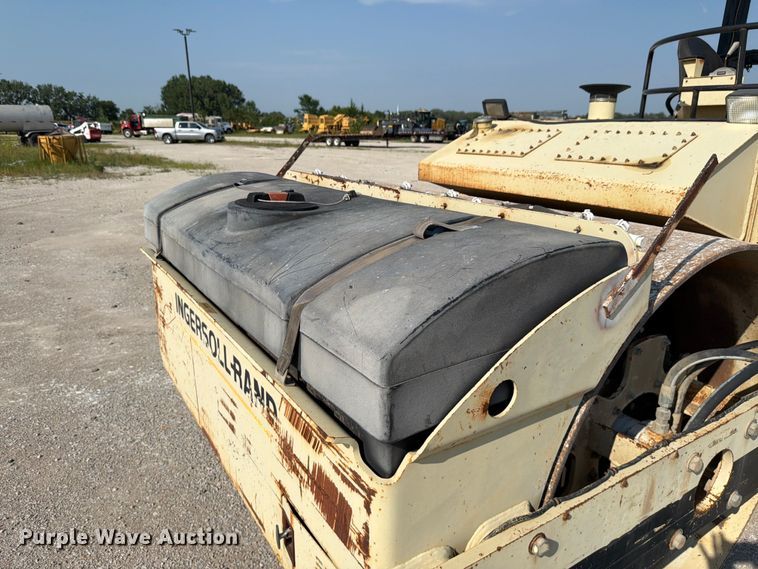 image for item DN6695 2000 Ingersoll-Rand DD-110HF double drum vibratory roller