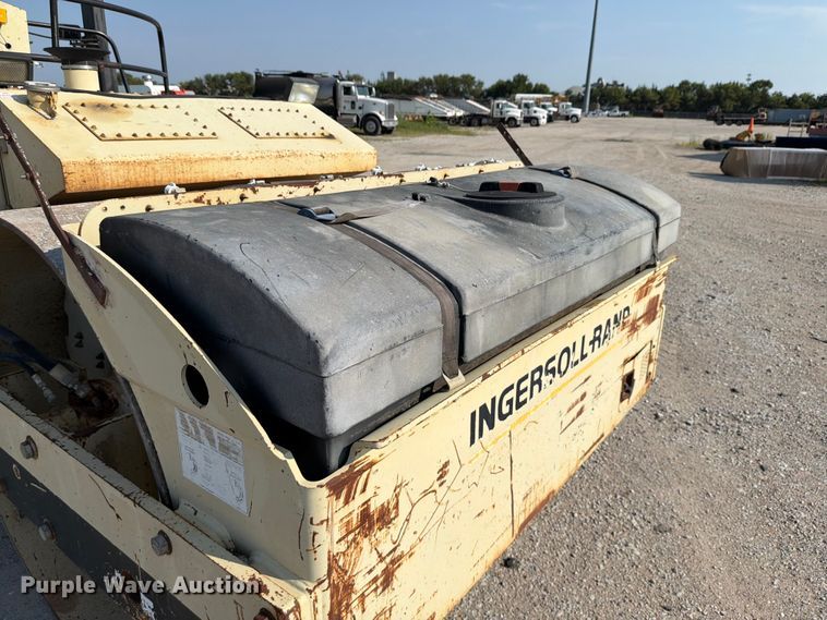 image for item DN6695 2000 Ingersoll-Rand DD-110HF double drum vibratory roller