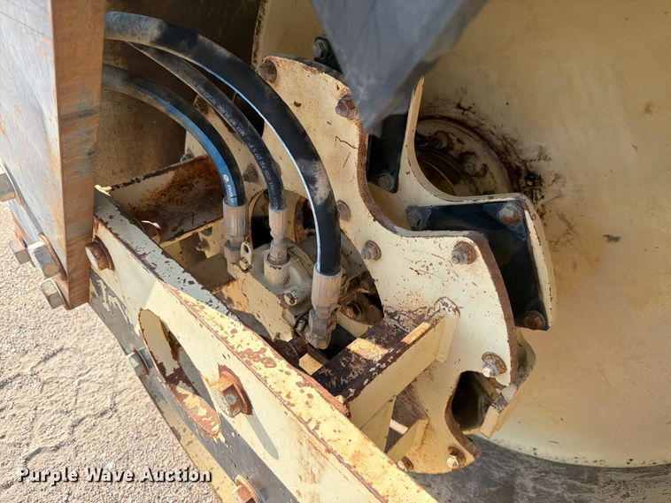 image for item DN6695 2000 Ingersoll-Rand DD-110HF double drum vibratory roller