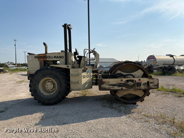 image for item DN6696 1993 Ingersoll Rand SD-100F single drum vibratory roller