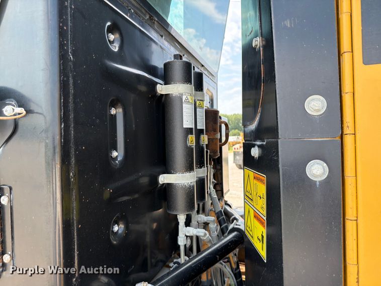 image for item DN6697 2012 Caterpillar 140M2 VHP Plus motor grader