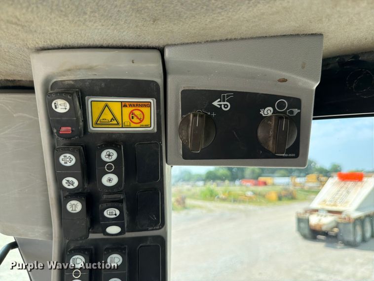image for item DN6697 2012 Caterpillar 140M2 VHP Plus motor grader