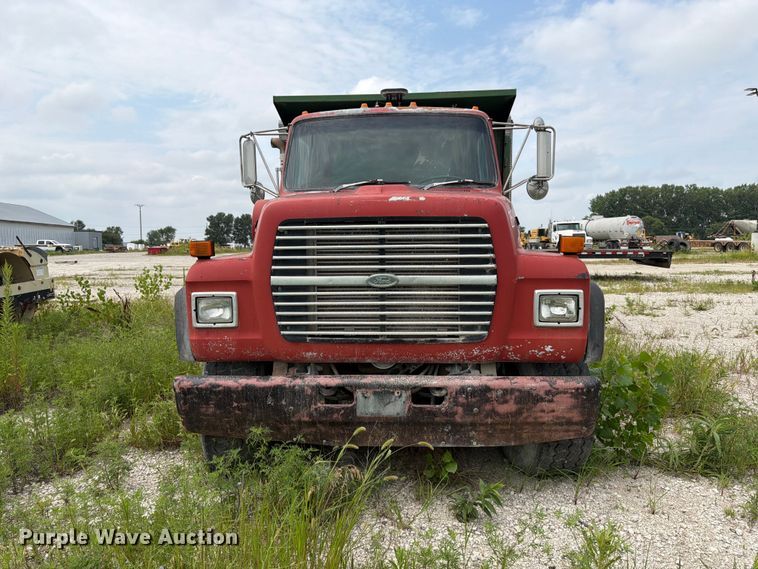 image for item DN6698 1994 Ford LT8000 dump truck