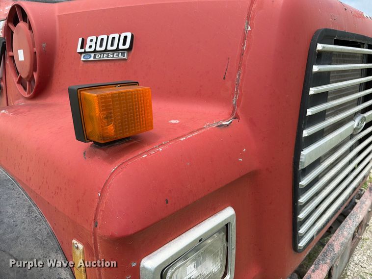 image for item DN6698 1994 Ford LT8000 dump truck