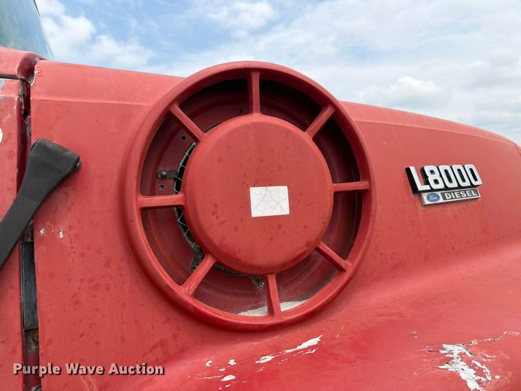 image for item DN6698 1994 Ford LT8000 dump truck