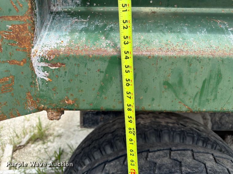 image for item DN6698 1994 Ford LT8000 dump truck