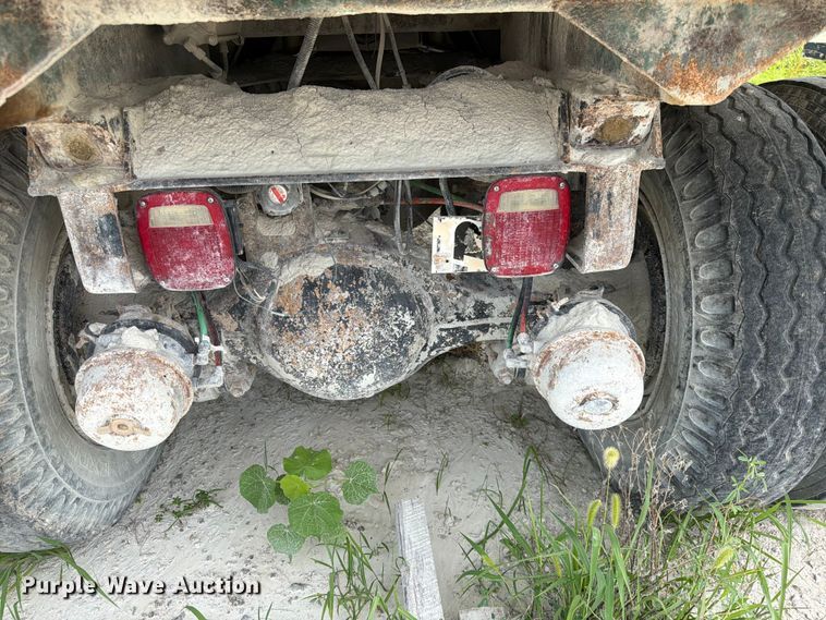 image for item DN6698 1994 Ford LT8000 dump truck