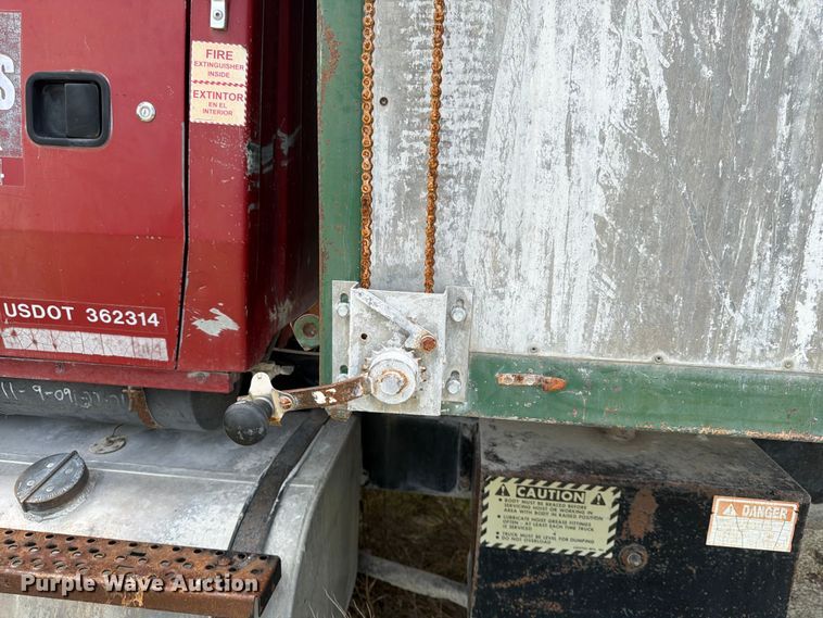 image for item DN6698 1994 Ford LT8000 dump truck