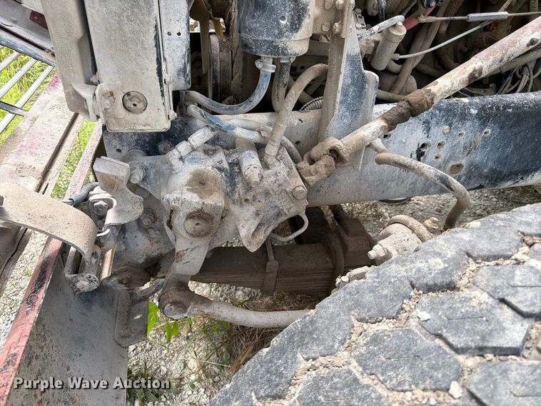 image for item DN6698 1994 Ford LT8000 dump truck