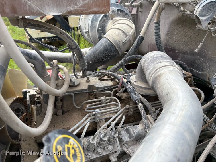 image for item DN6698 1994 Ford LT8000 dump truck