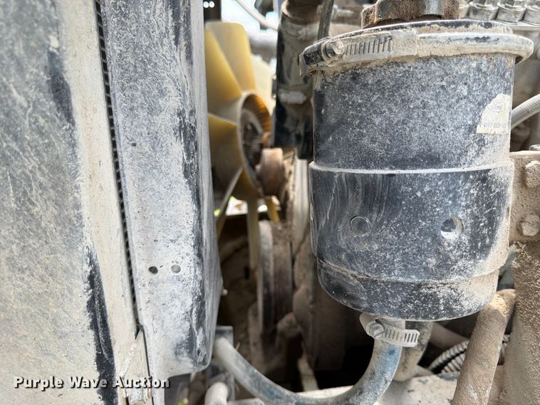 image for item DN6698 1994 Ford LT8000 dump truck