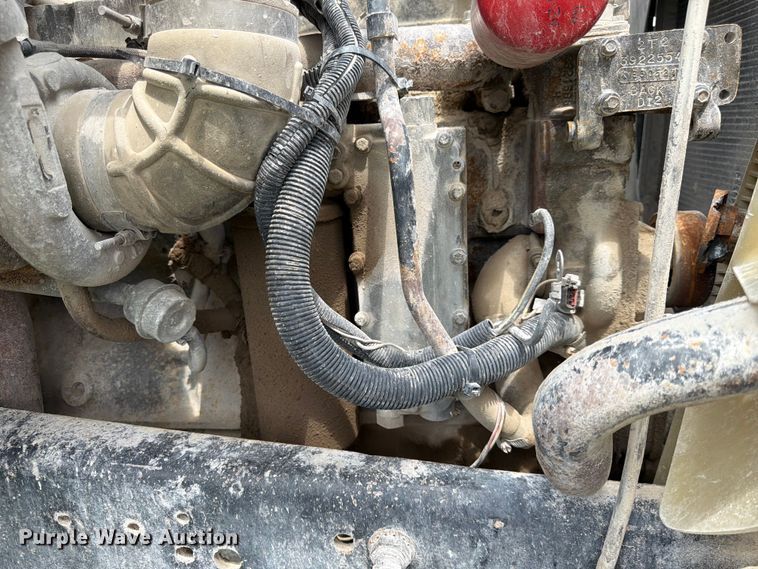 image for item DN6698 1994 Ford LT8000 dump truck
