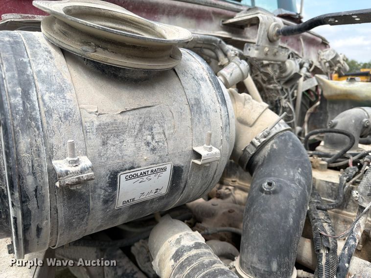 image for item DN6698 1994 Ford LT8000 dump truck