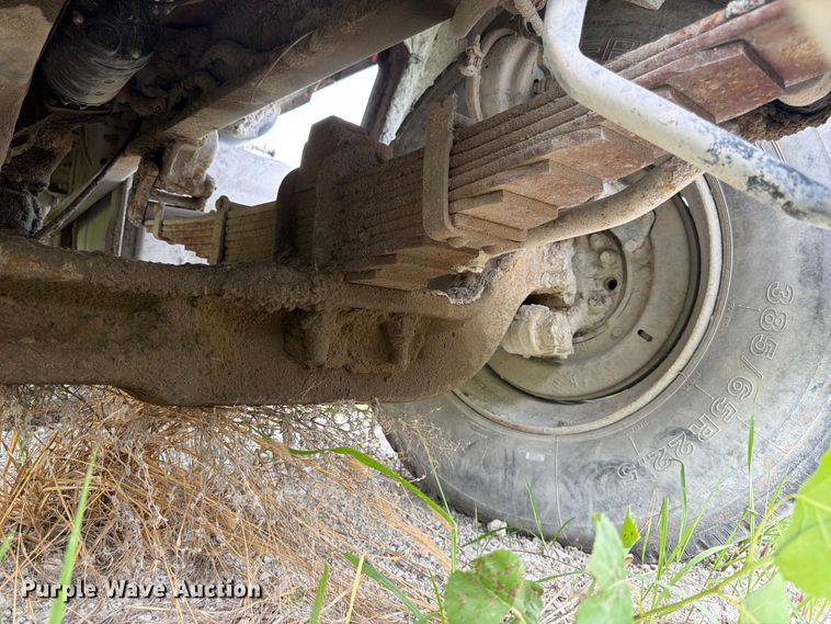 image for item DN6698 1994 Ford LT8000 dump truck