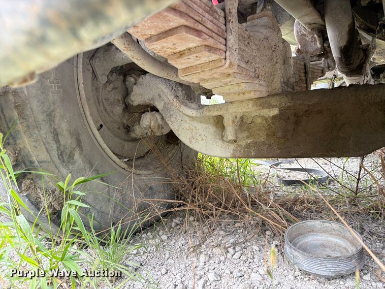 image for item DN6698 1994 Ford LT8000 dump truck