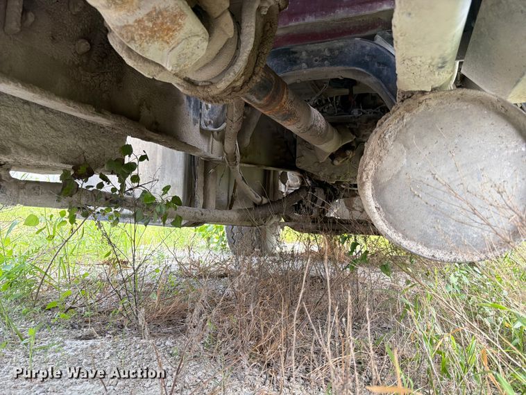 image for item DN6698 1994 Ford LT8000 dump truck
