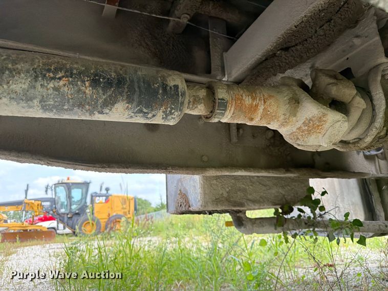 image for item DN6698 1994 Ford LT8000 dump truck