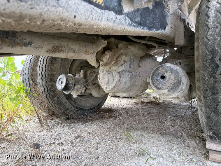 image for item DN6698 1994 Ford LT8000 dump truck