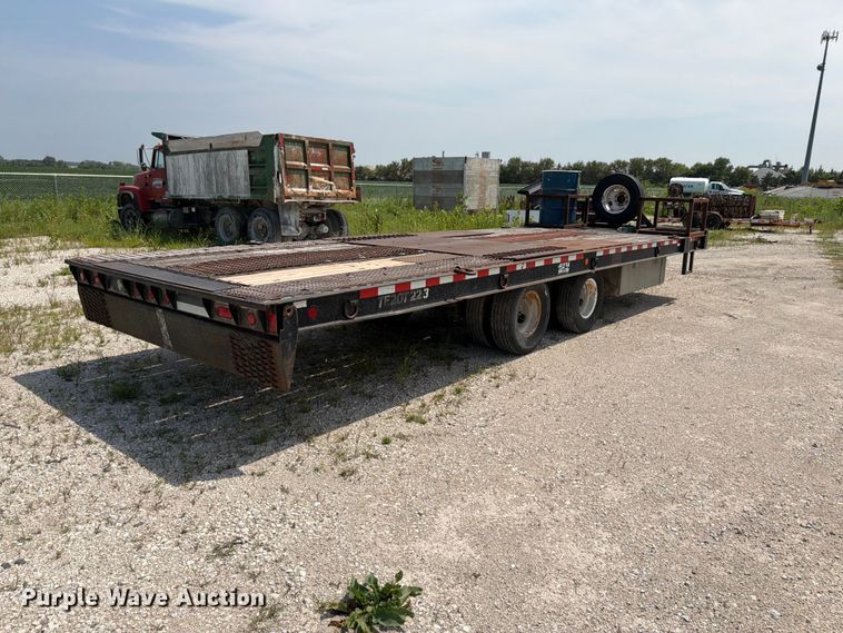 image for item DN6701 2004 Trail-eze TE20T22-3 tilt deck equipment trailer