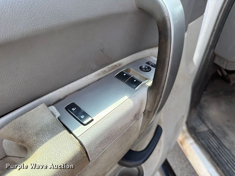 image for item DN6703 2011 Chevrolet Silverado 2500HD pickup truck