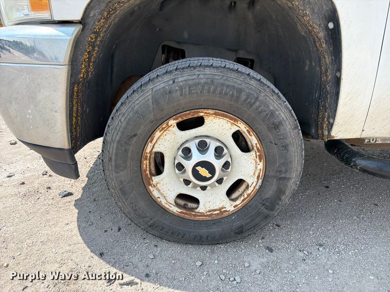 image for item DN6703 2011 Chevrolet Silverado 2500HD pickup truck