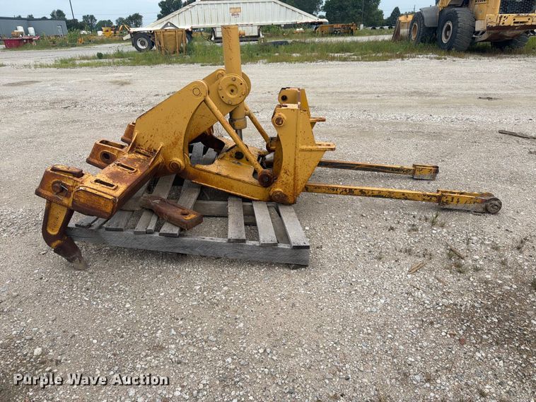 image for item DN6705 2001 Diamond Attachments 140H ripper