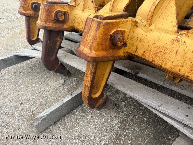 image for item DN6705 2001 Diamond Attachments 140H ripper