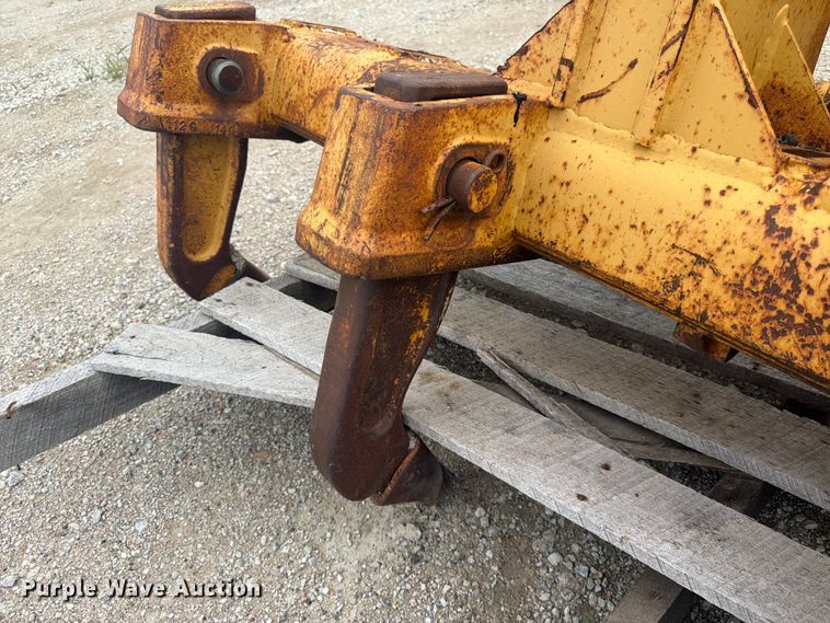 image for item DN6705 2001 Diamond Attachments 140H ripper