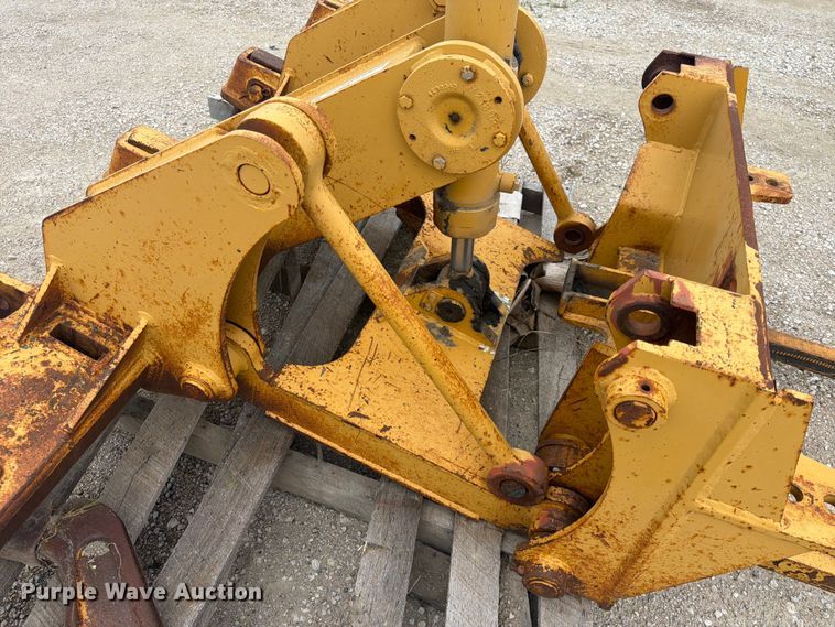 image for item DN6705 2001 Diamond Attachments 140H ripper