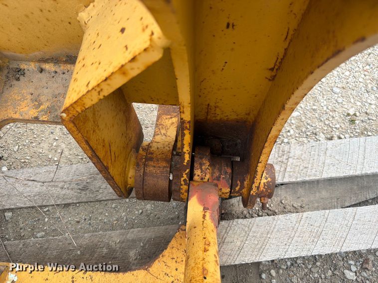image for item DN6705 2001 Diamond Attachments 140H ripper