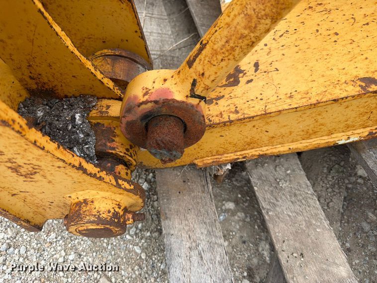 image for item DN6705 2001 Diamond Attachments 140H ripper