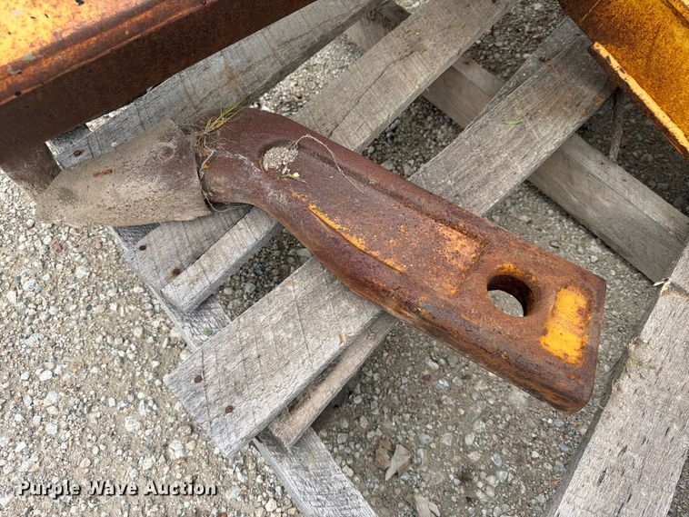image for item DN6705 2001 Diamond Attachments 140H ripper