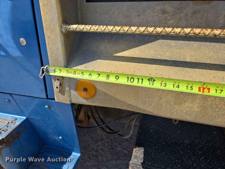 image for item DP8948 1986 Ford LT8000 dump truck