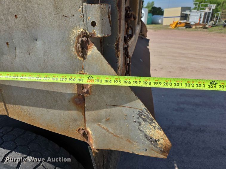 image for item DP8948 1986 Ford LT8000 dump truck