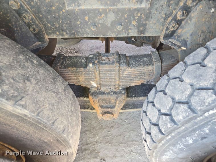 image for item DP8948 1986 Ford LT8000 dump truck