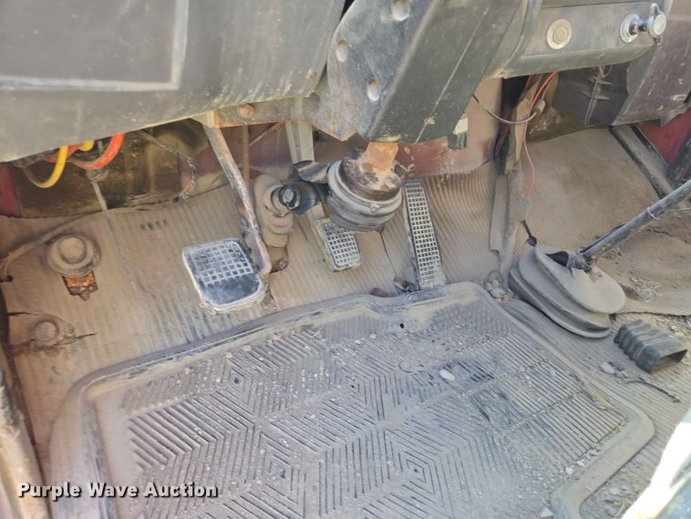 image for item DP8948 1986 Ford LT8000 dump truck