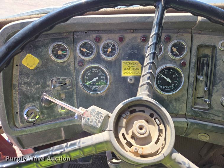 image for item DP8948 1986 Ford LT8000 dump truck